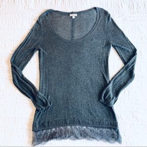 Charcoal grey sweater with adorable details ✨